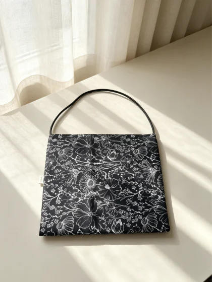 Original Handmade Black Floral Fabric Shoulder Bag, White Botanical Line Print Cloth Tote Bag, Lightweight Handmade Everyday Purse
